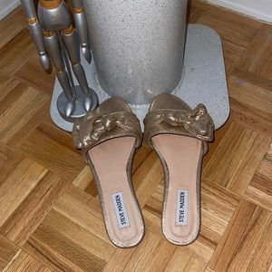 Steven Madden woman’s gold lame slippers size 6